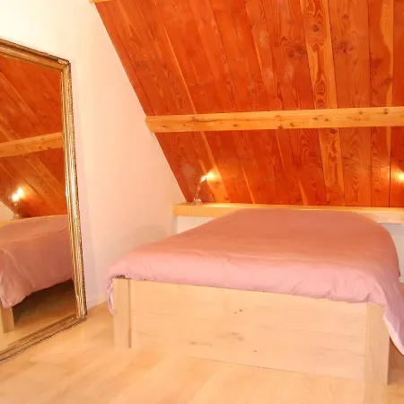 Lovely Mansion With Fenced Garden Сasa de vacaciones Baguer-Morvan