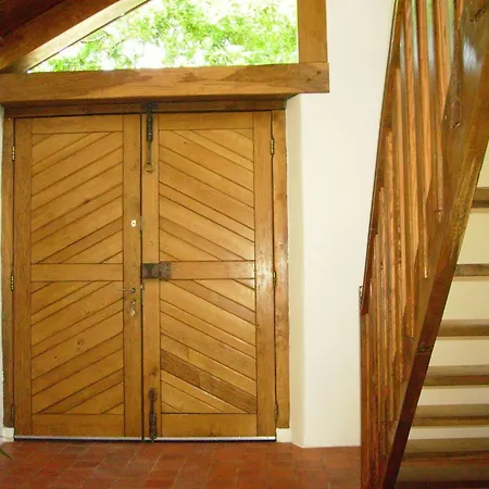 Сasa de vacaciones Lovely Mansion With Fenced Garden *